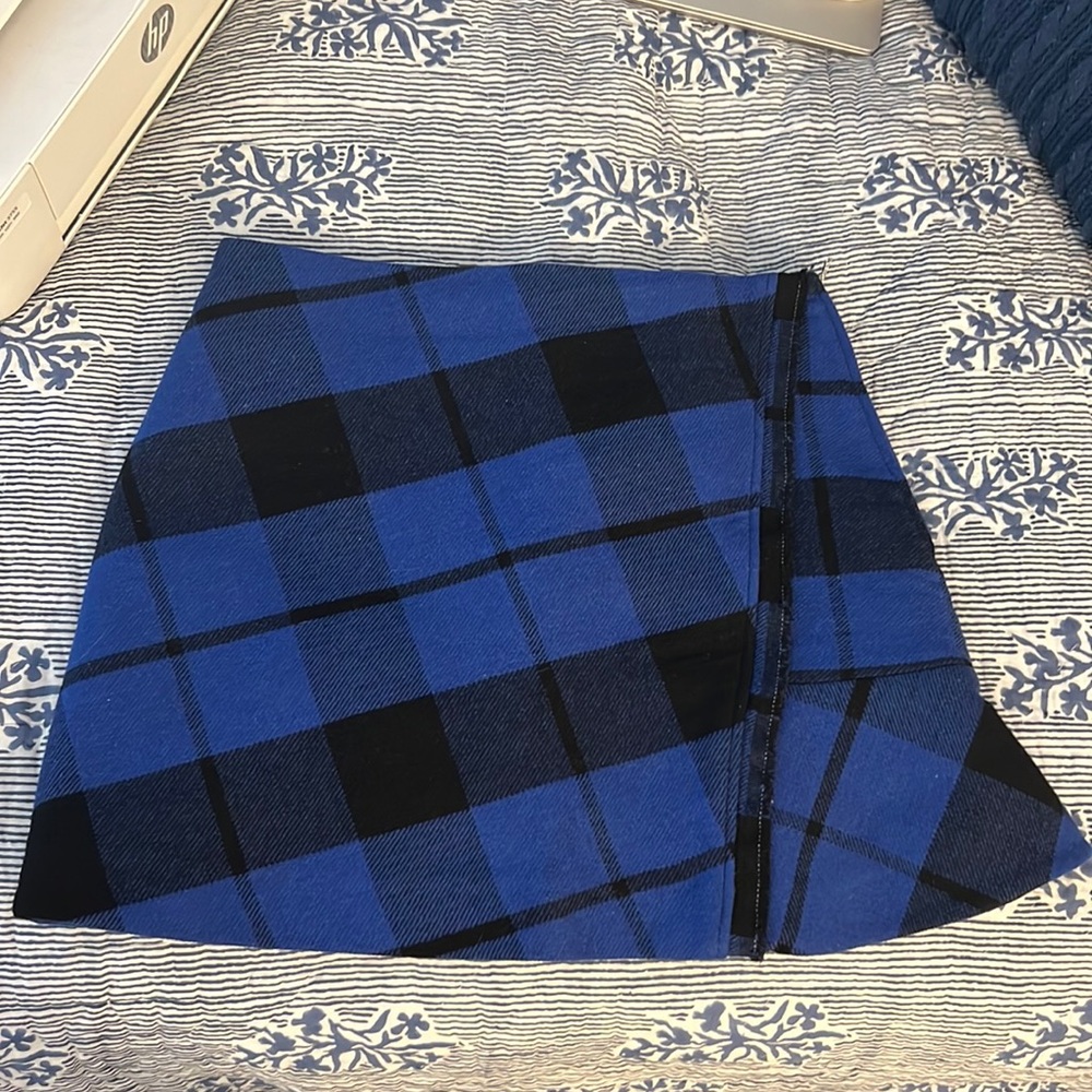 Blue and black mini skirt. Sandro Paris